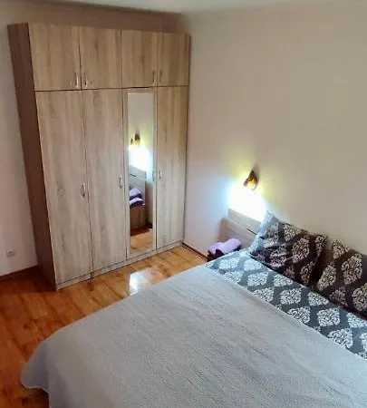 In Sapphire Apartman