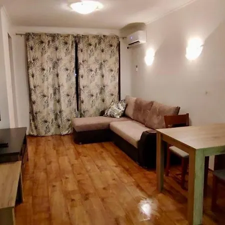 In Sapphire Apartman *